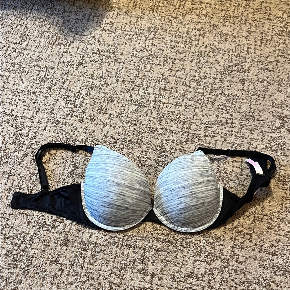 PINK Victoria's Secret Black and Gray Wear Everywhere Push Up Bra